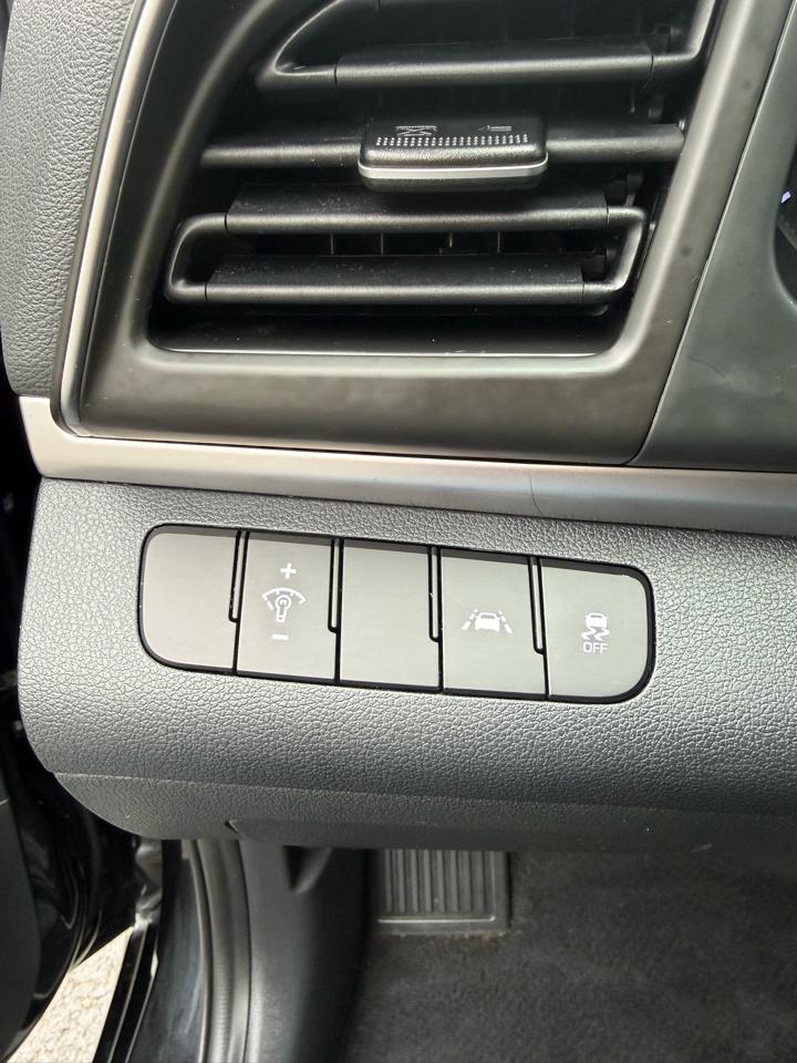 Hyundai Elantra SE 2020