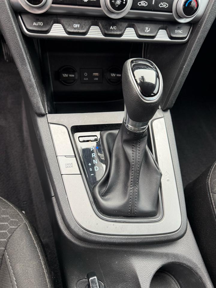 Hyundai Elantra SE 2020