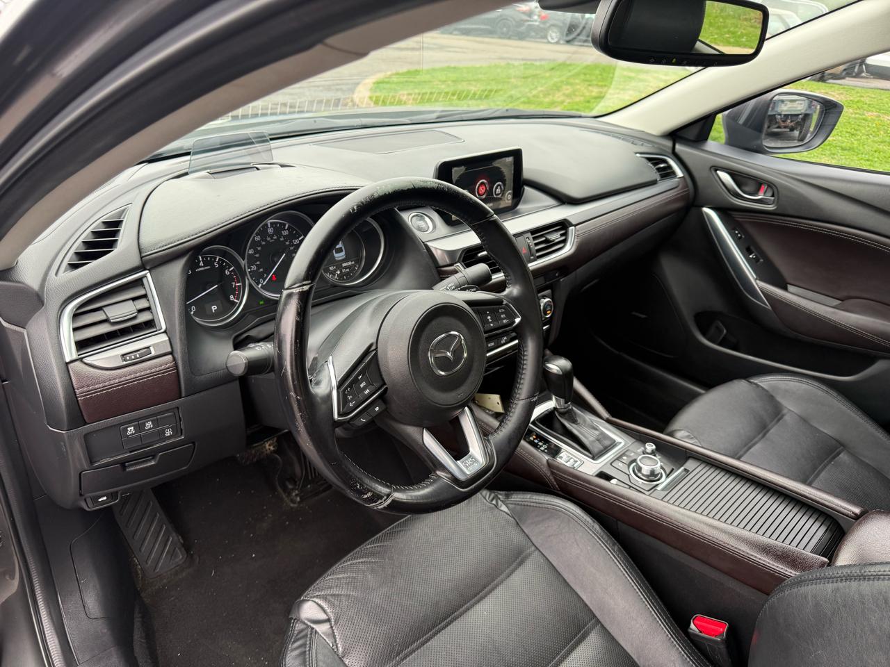 View vehicle photo 5