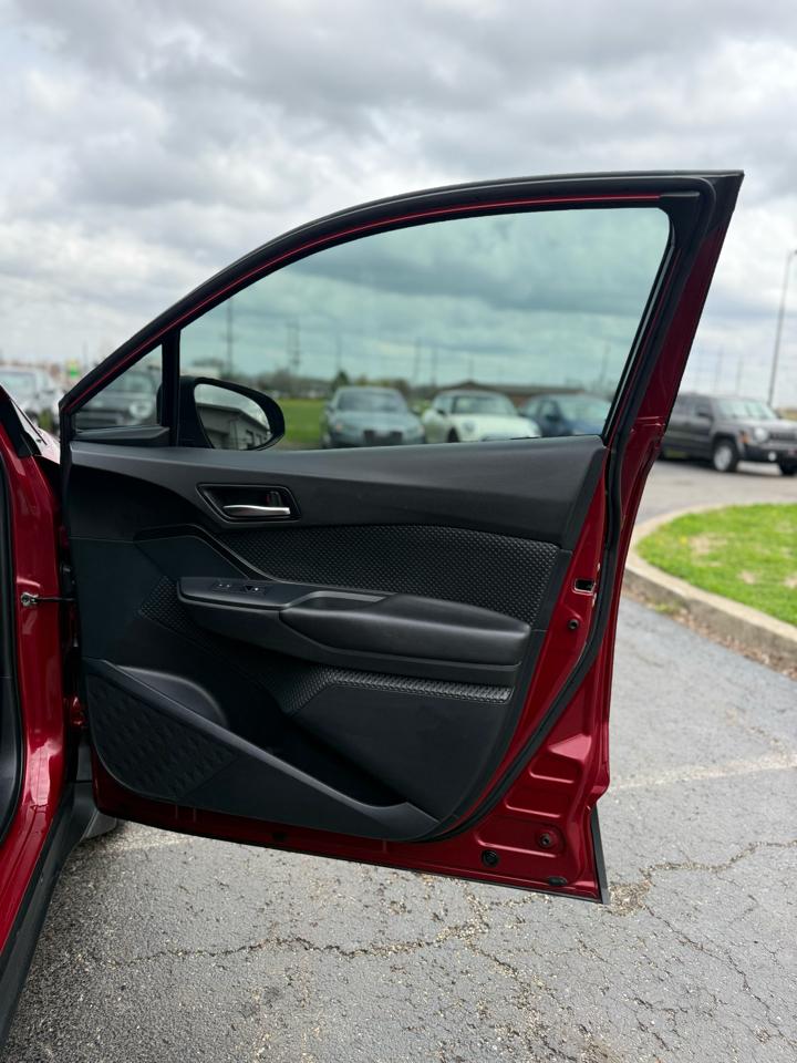 Toyota C-HR XLE 2018