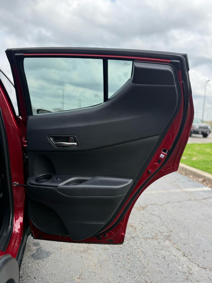 Toyota C-HR XLE 2018