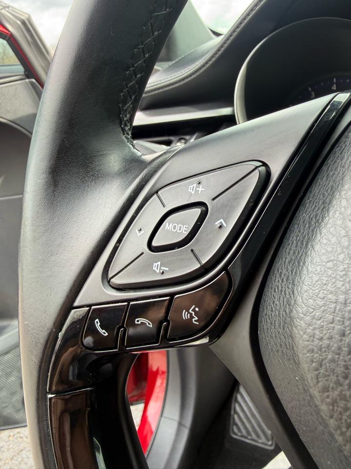 Toyota C-HR XLE 2018