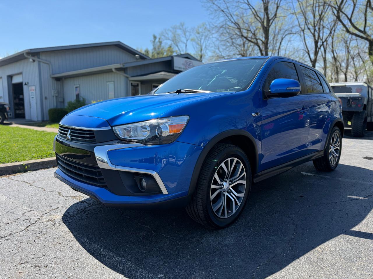 Mitsubishi Outlander Sport  2017