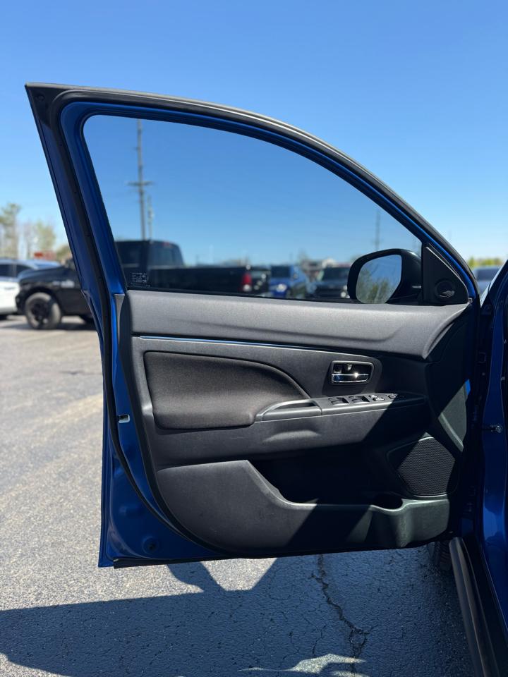 Mitsubishi Outlander Sport  2017