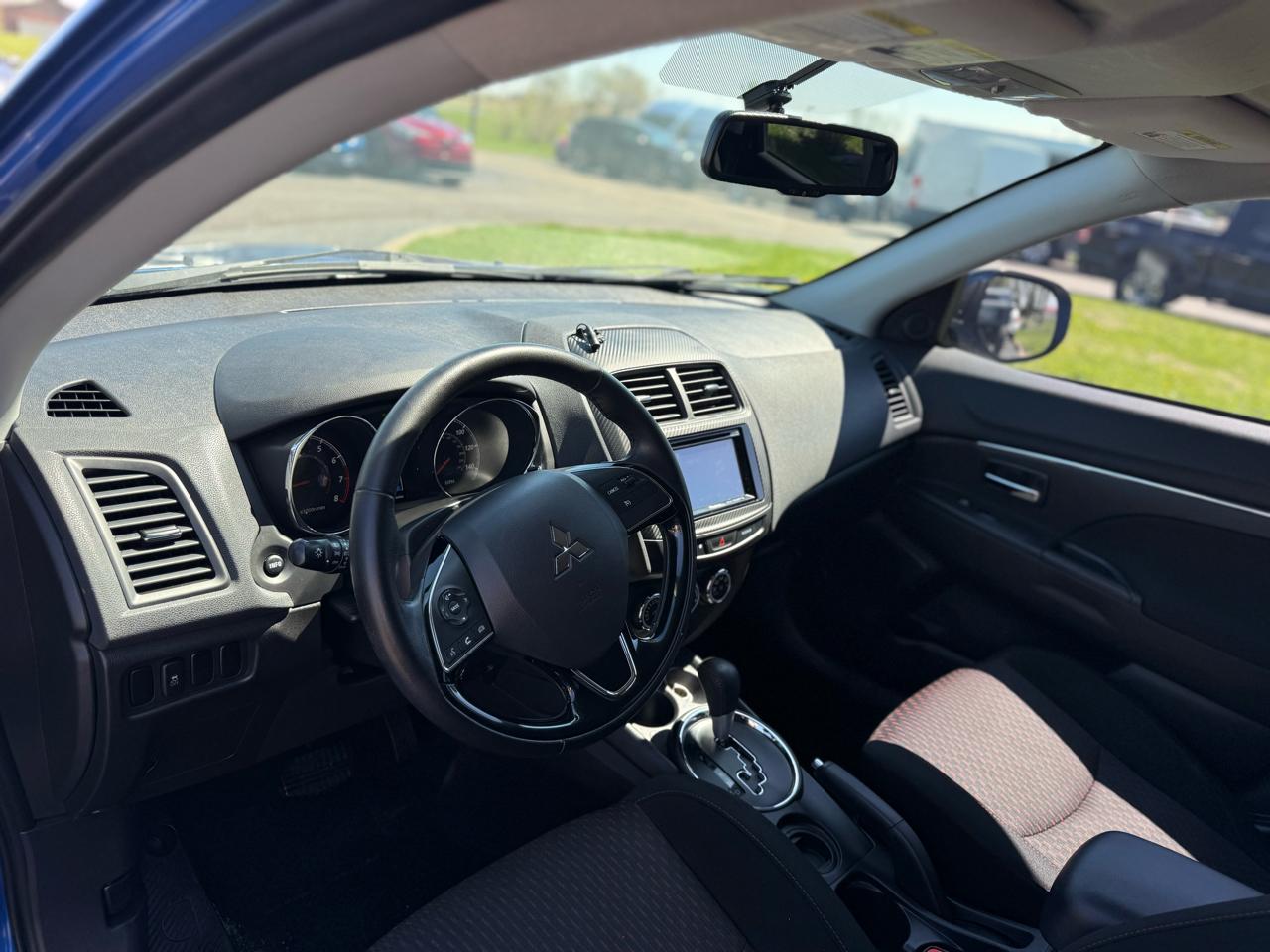 Mitsubishi Outlander Sport  2017