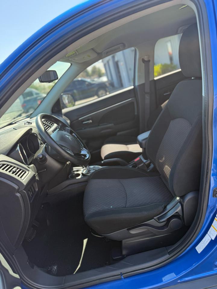 Mitsubishi Outlander Sport  2017