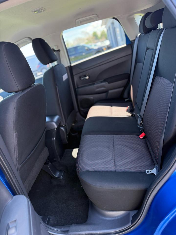 Mitsubishi Outlander Sport  2017