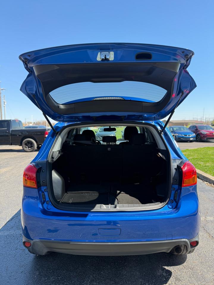 Mitsubishi Outlander Sport  2017