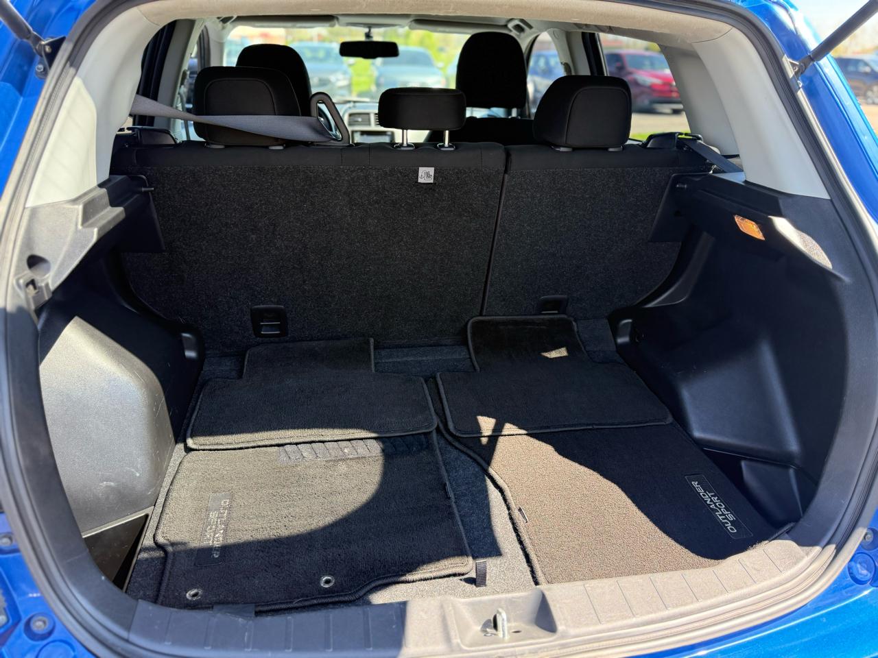 Mitsubishi Outlander Sport  2017