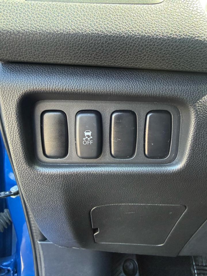 Mitsubishi Outlander Sport  2017