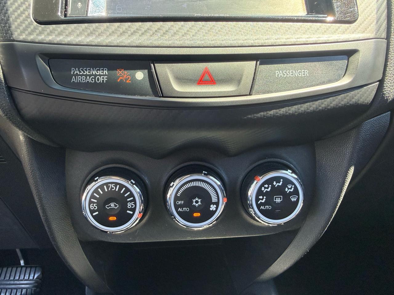 Mitsubishi Outlander Sport  2017