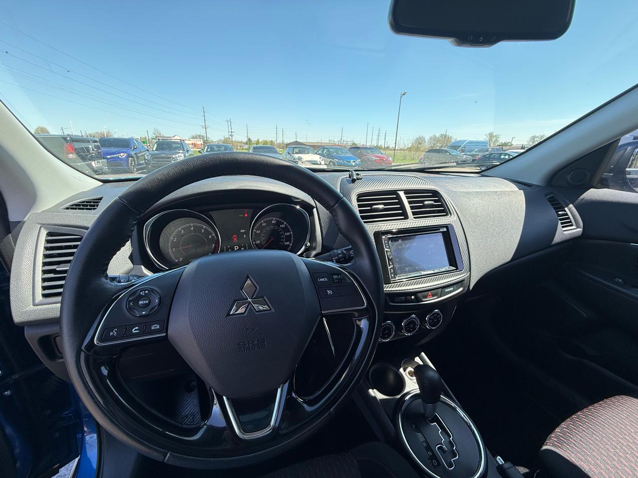 Mitsubishi Outlander Sport  2017