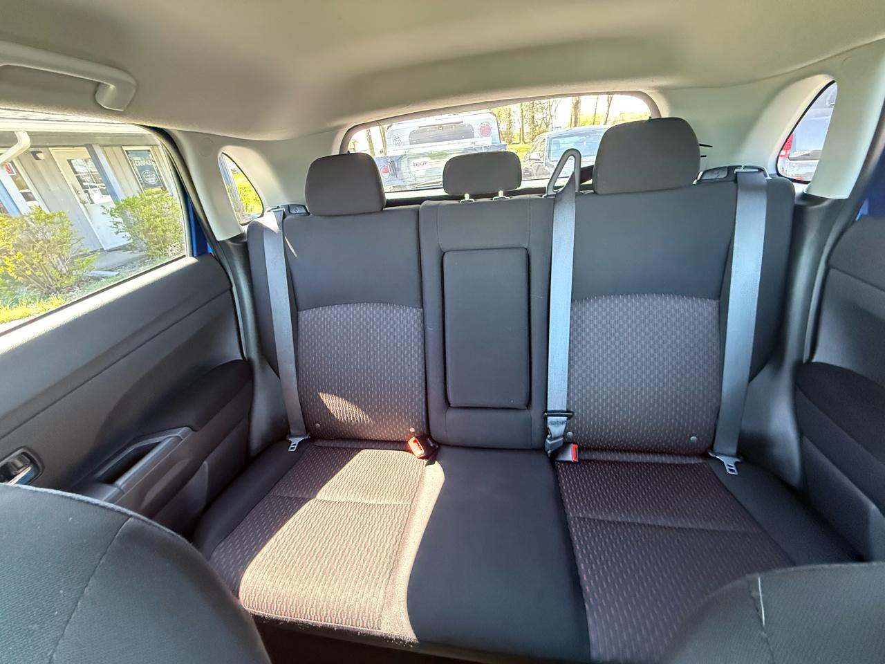 Mitsubishi Outlander Sport  2017