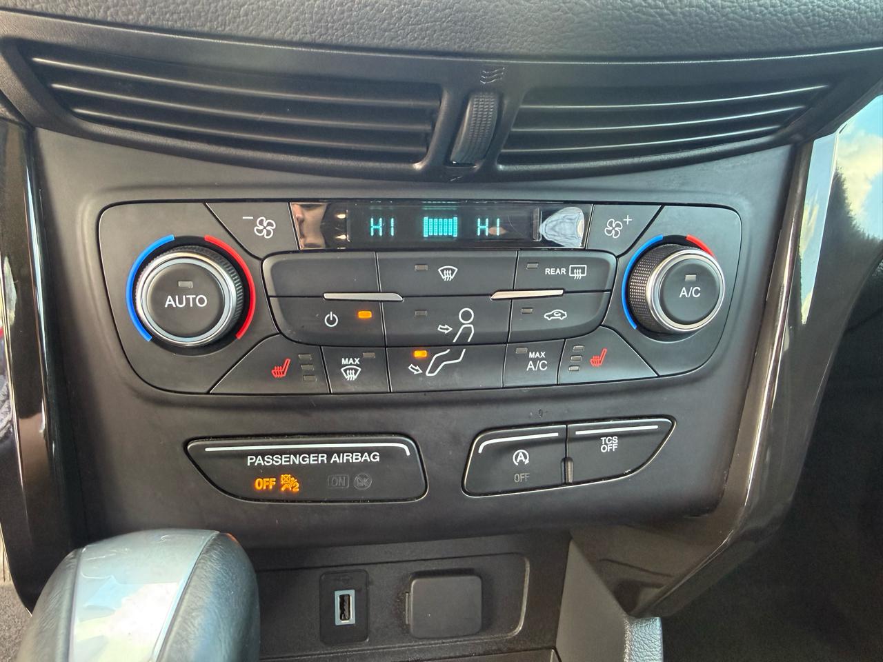 Ford Escape Titanium FWD 2017