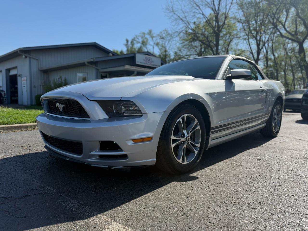 Ford Mustang V6 Convertible 2014