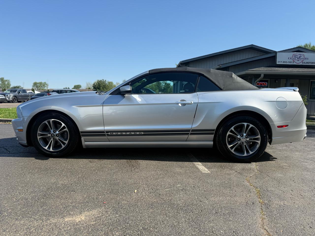 Ford Mustang V6 Convertible 2014