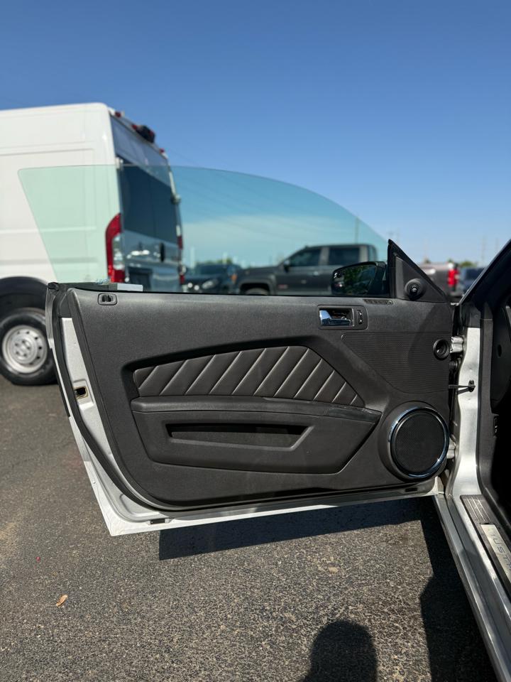 Ford Mustang V6 Convertible 2014