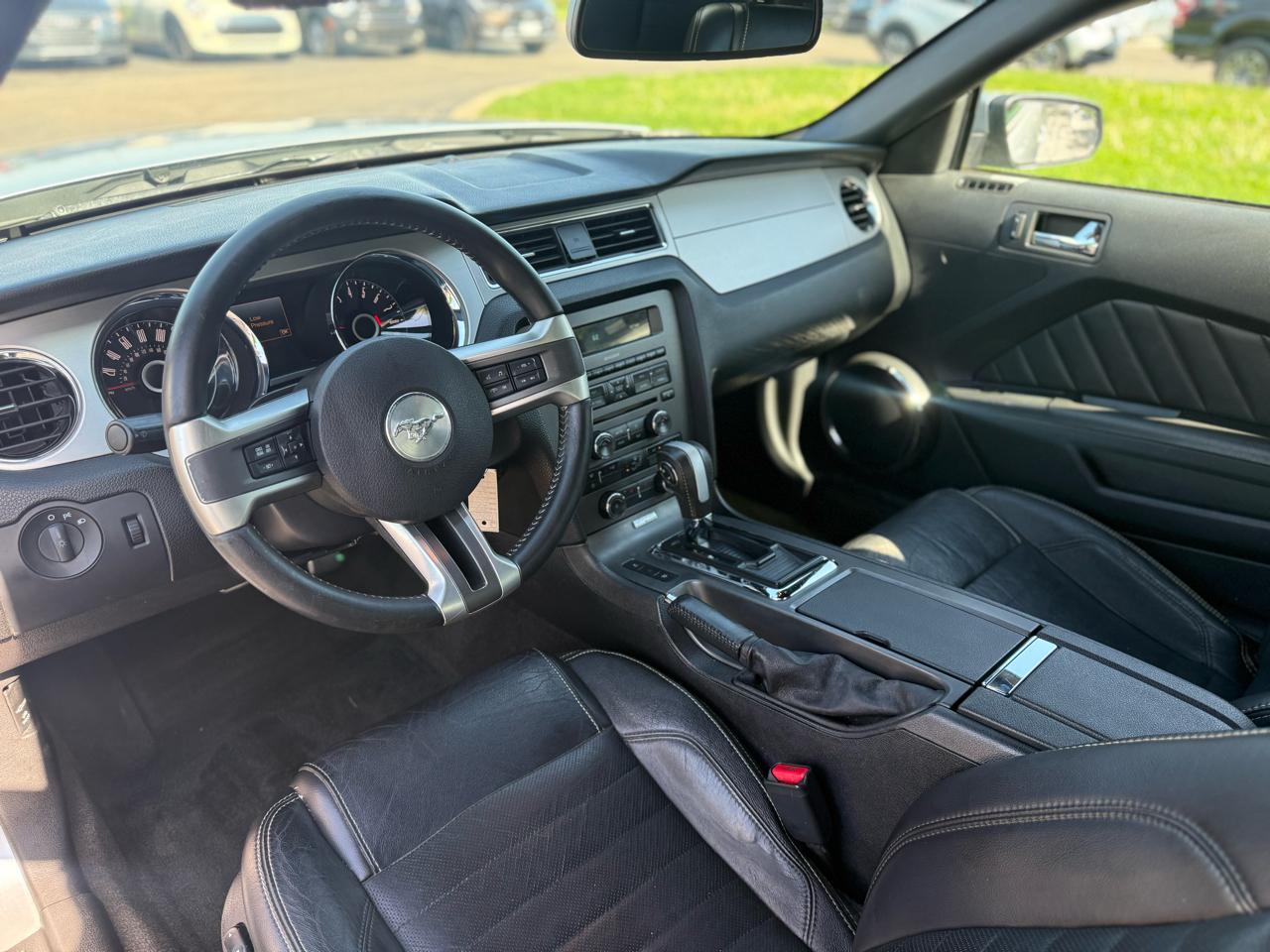 Ford Mustang V6 Convertible 2014