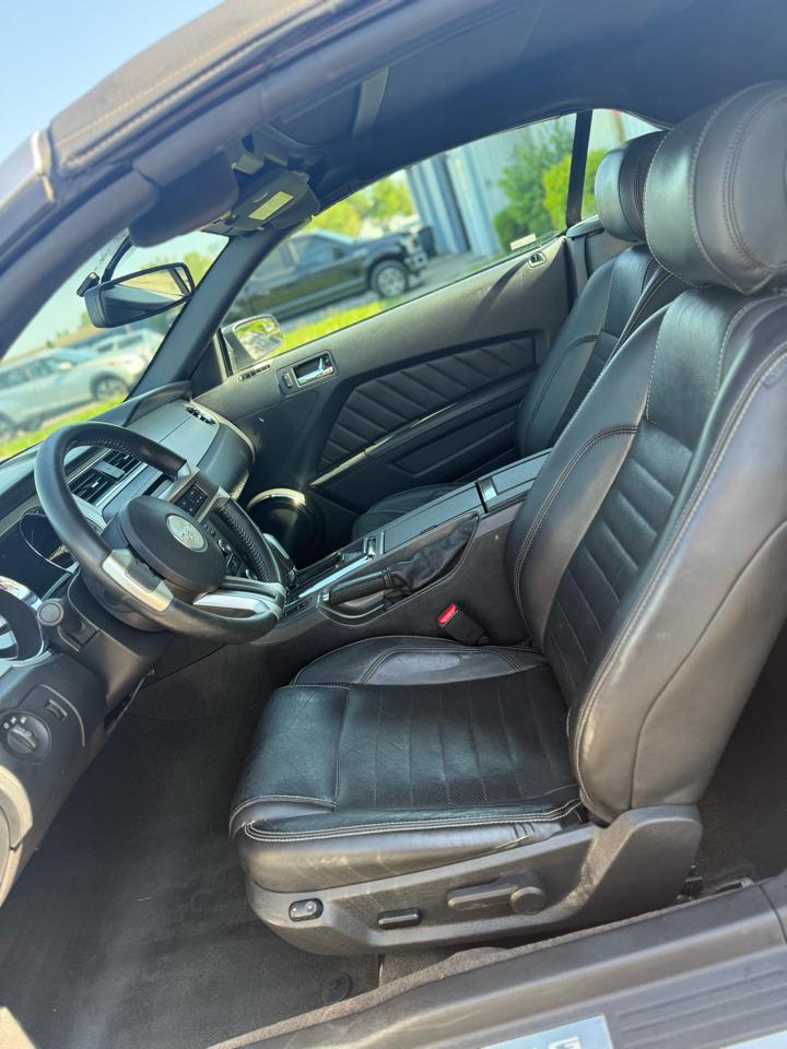 Ford Mustang V6 Convertible 2014