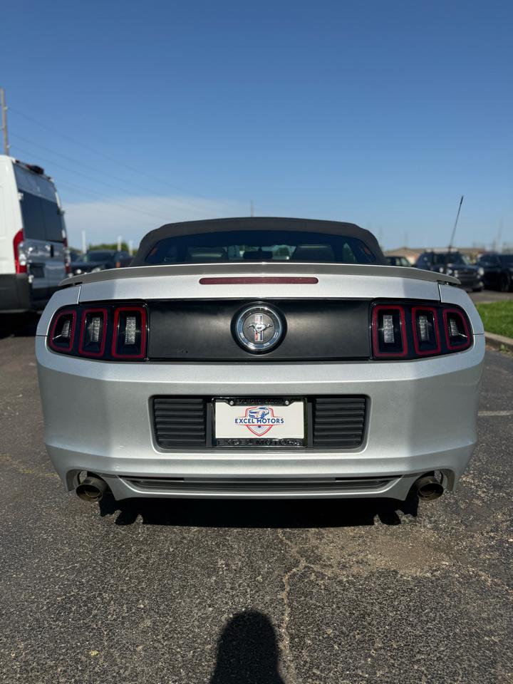 Ford Mustang V6 Convertible 2014