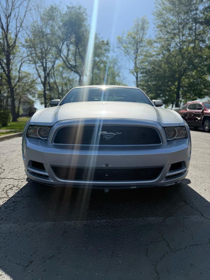 Ford Mustang V6 Convertible 2014