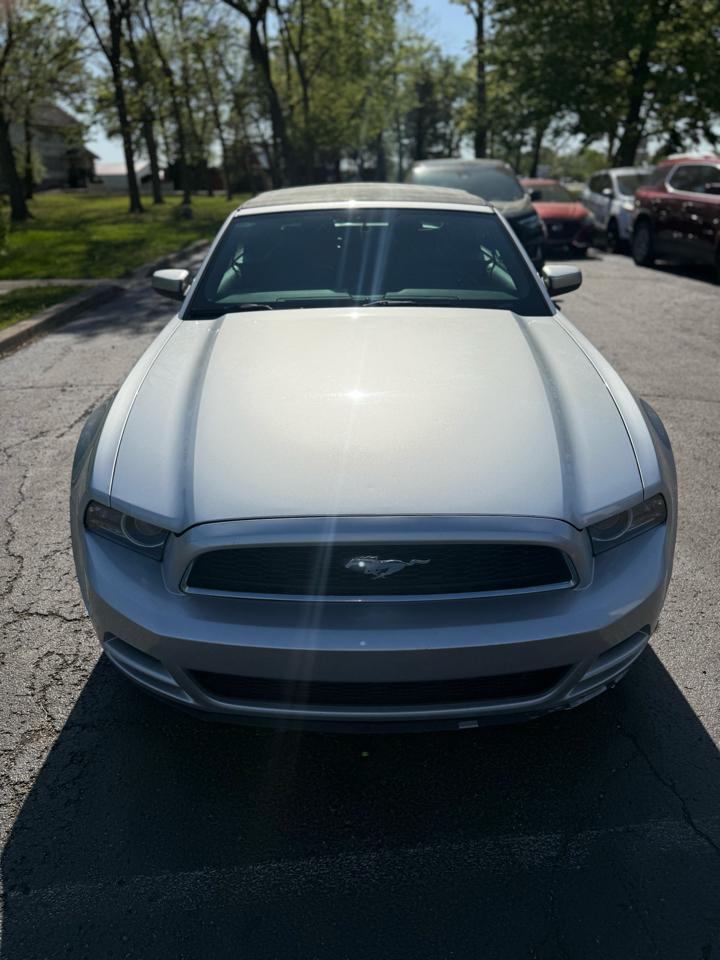 Ford Mustang V6 Convertible 2014