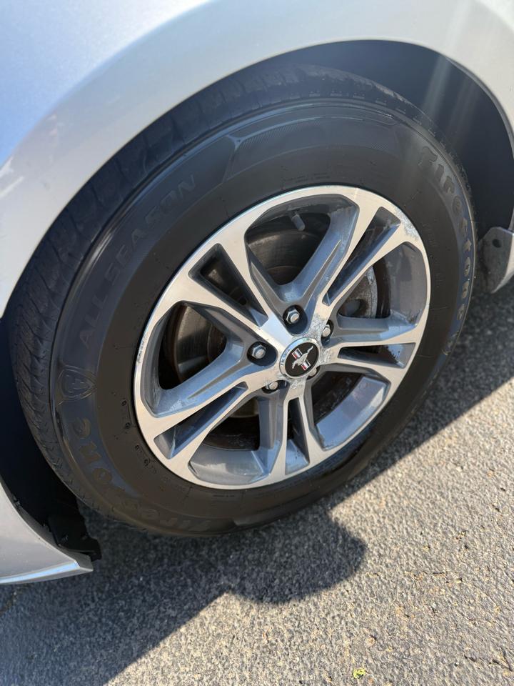 Ford Mustang V6 Convertible 2014