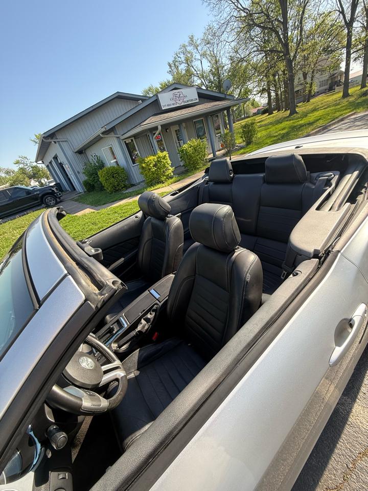 Ford Mustang V6 Convertible 2014