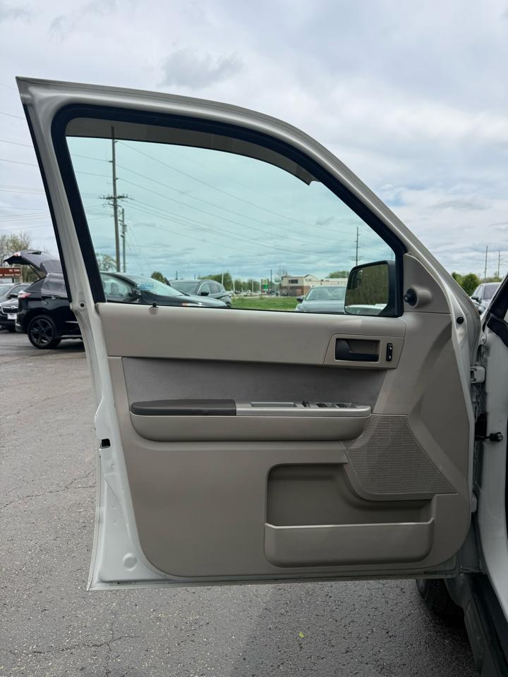 Ford Escape XLT FWD 2011