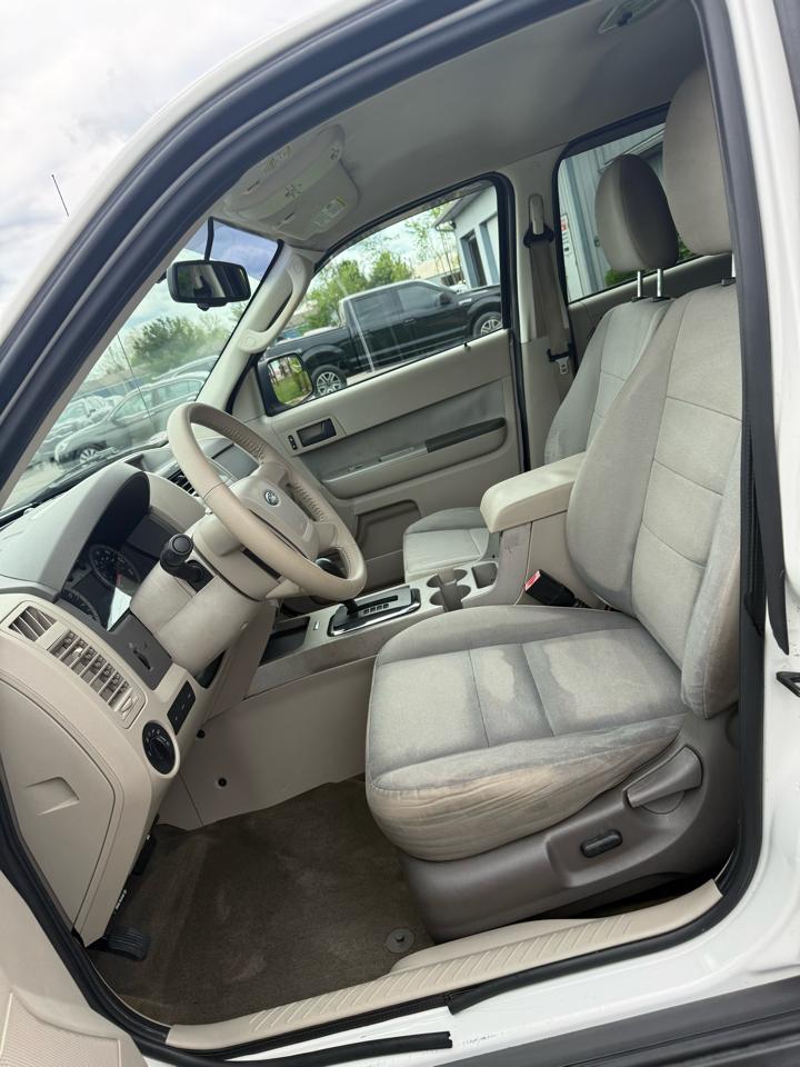 Ford Escape XLT FWD 2011