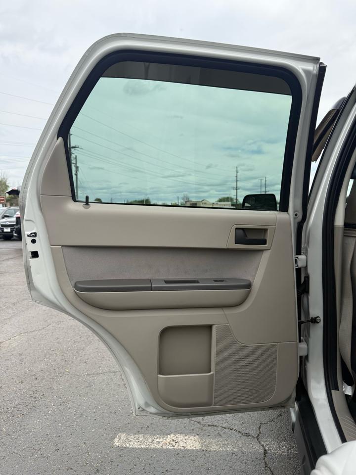 Ford Escape XLT FWD 2011