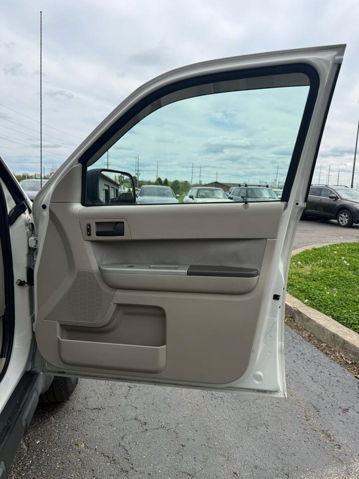 Ford Escape XLT FWD 2011