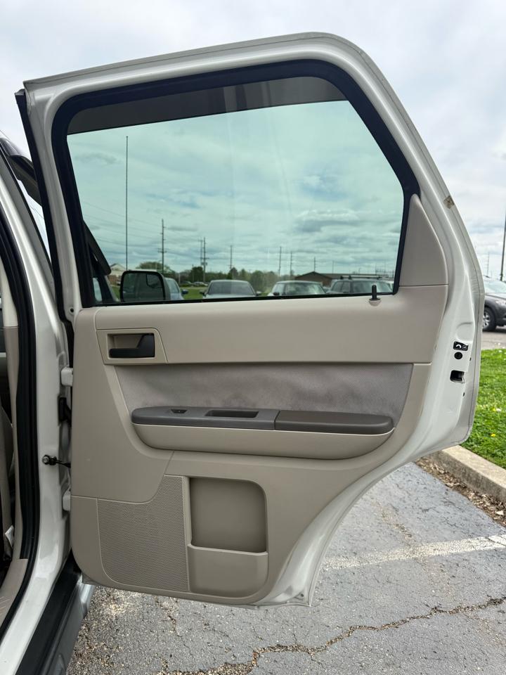 Ford Escape XLT FWD 2011