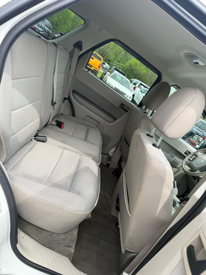 Ford Escape XLT FWD 2011
