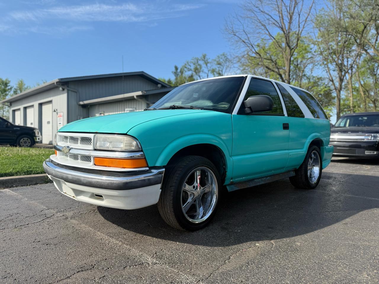 Chevrolet Blazer LS 2-Door 2WD 2001