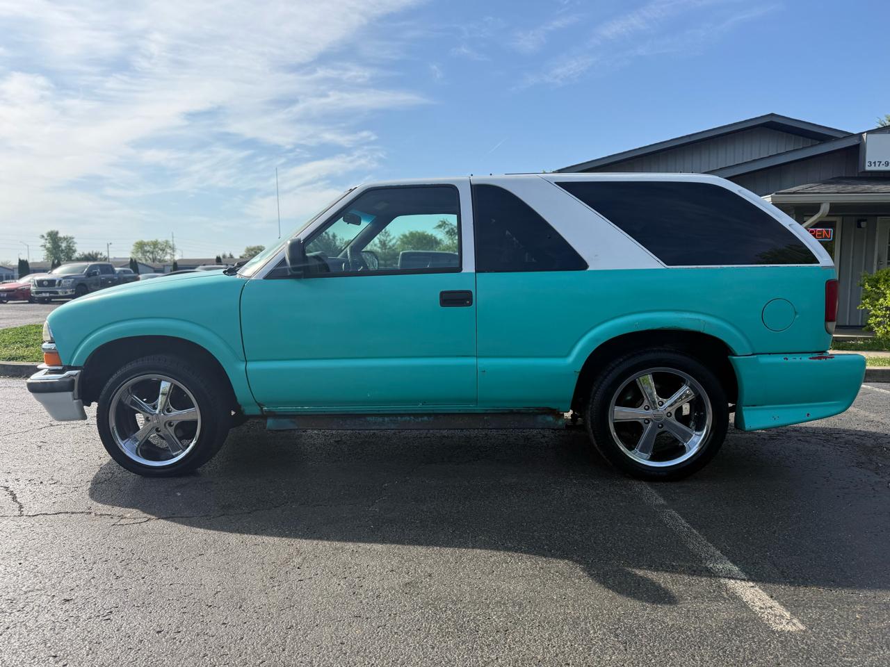Chevrolet Blazer LS 2-Door 2WD 2001