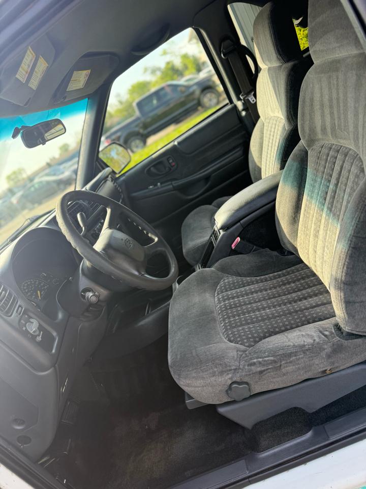 Chevrolet Blazer LS 2-Door 2WD 2001