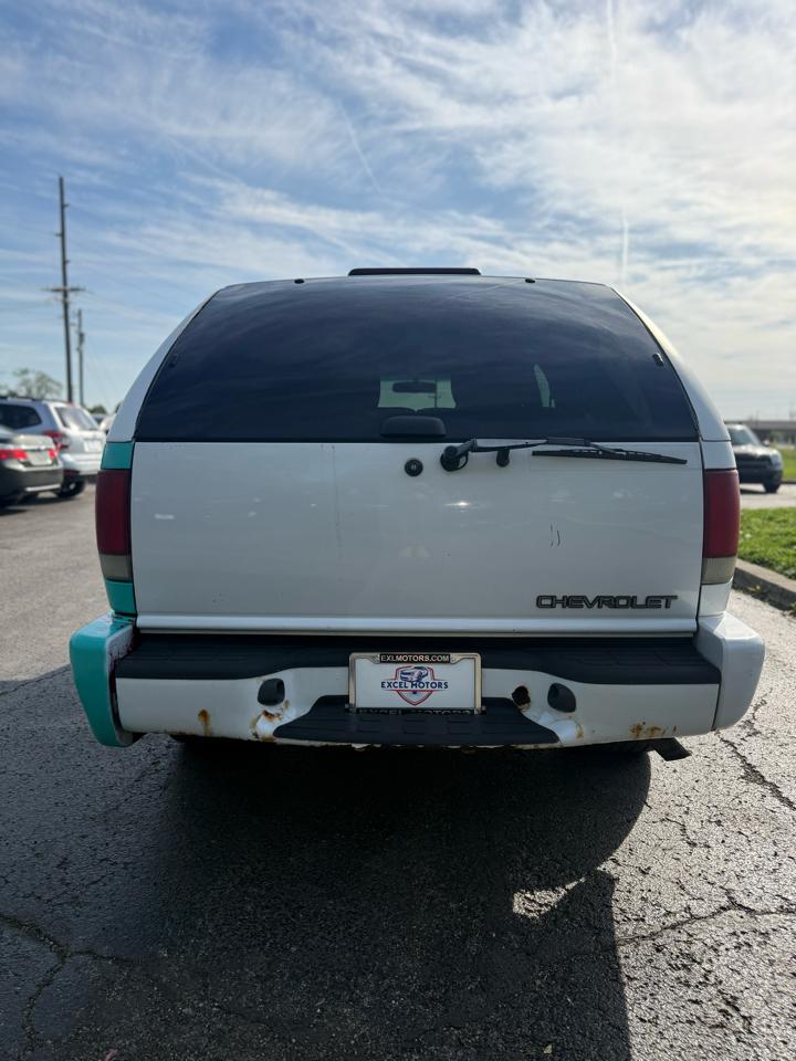 Chevrolet Blazer LS 2-Door 2WD 2001