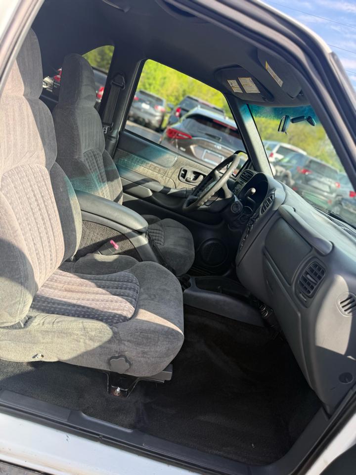 Chevrolet Blazer LS 2-Door 2WD 2001