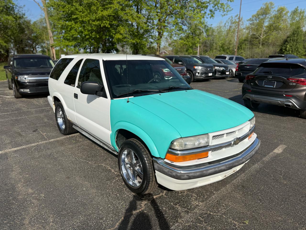 Chevrolet Blazer LS 2-Door 2WD 2001