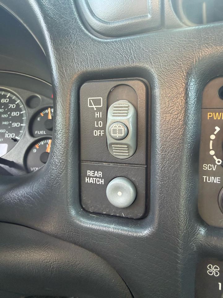 Chevrolet Blazer LS 2-Door 2WD 2001