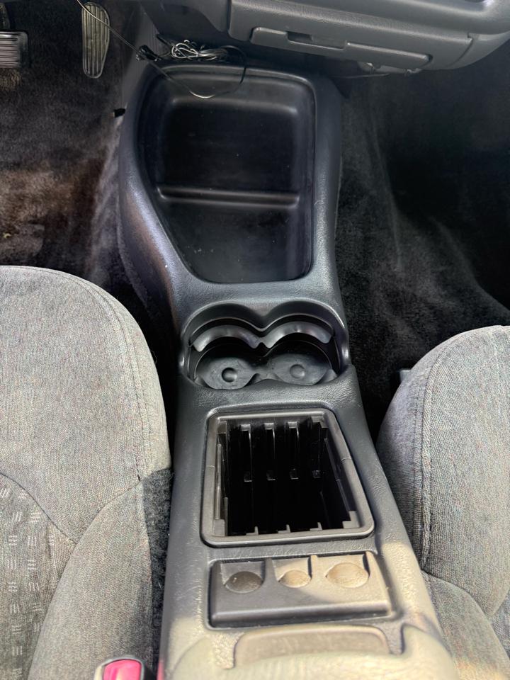 Chevrolet Blazer LS 2-Door 2WD 2001