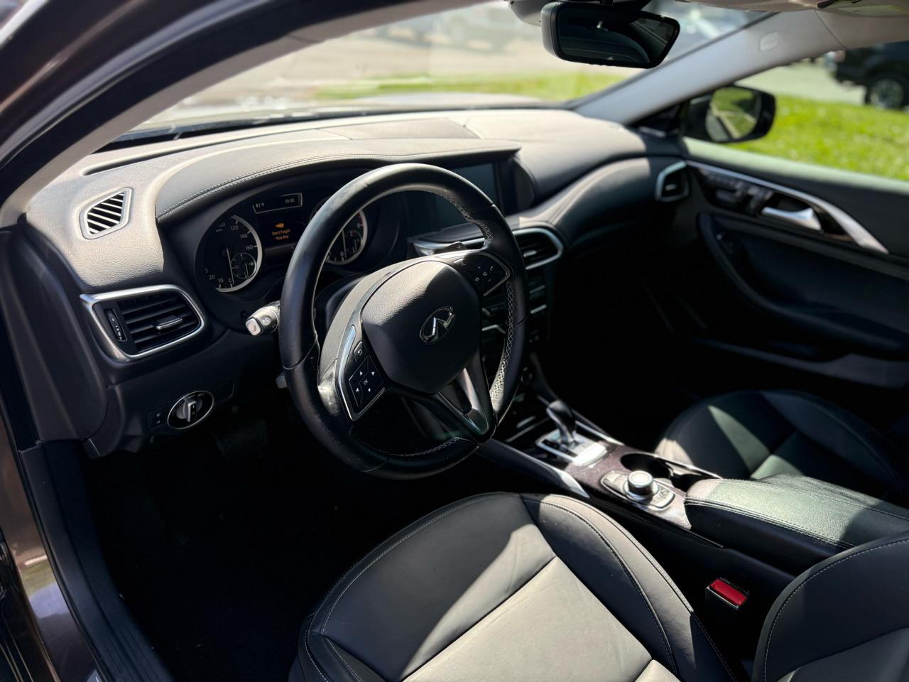 Infiniti QX30 Luxury AWD 2017