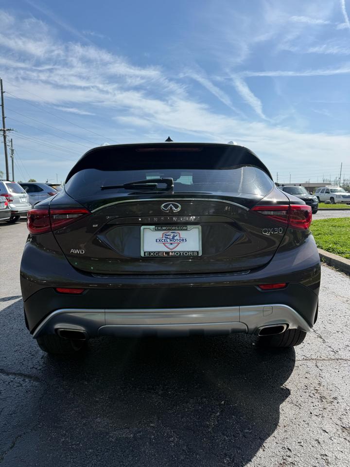 Infiniti QX30 Luxury AWD 2017