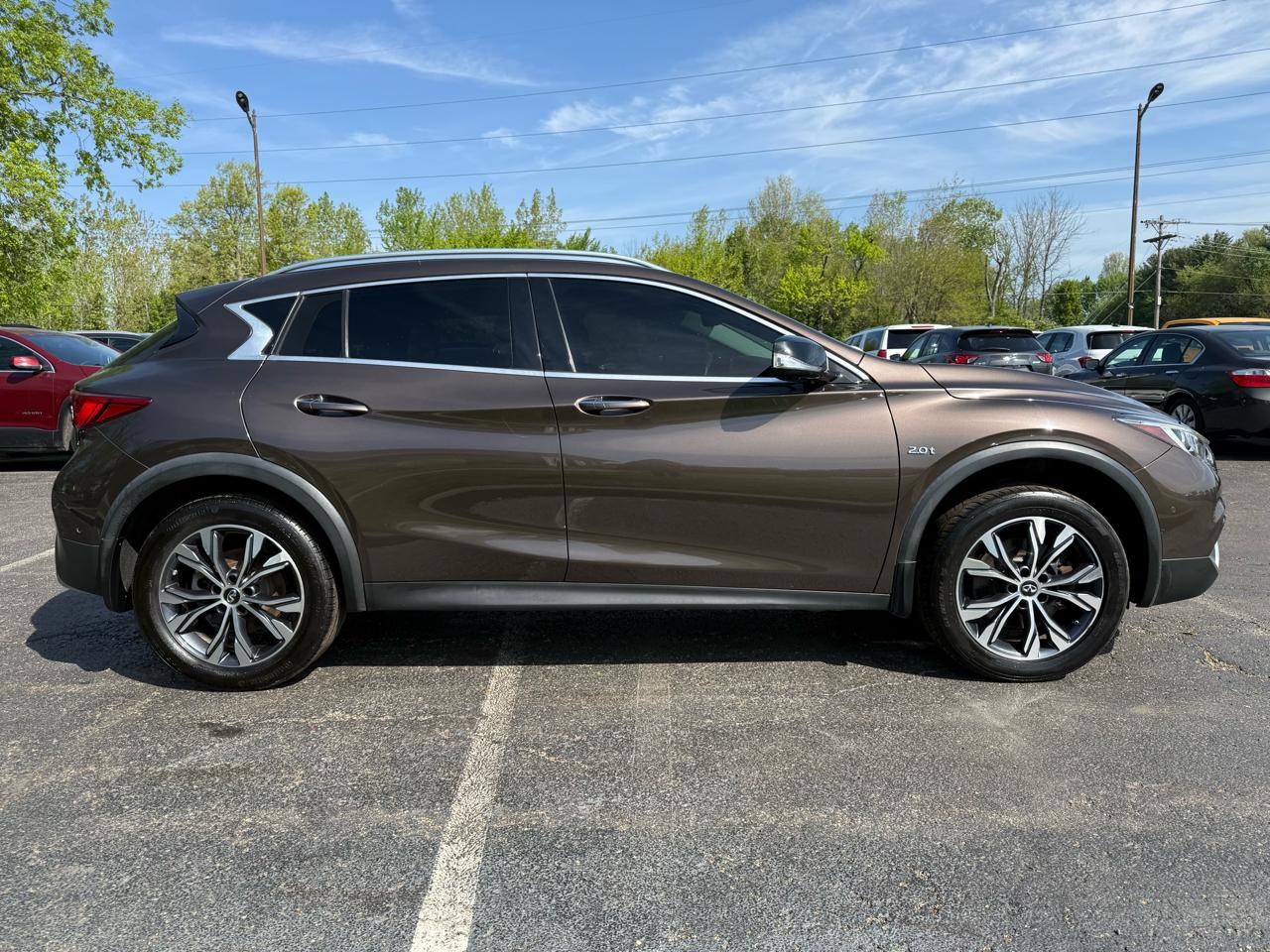 Infiniti QX30 Luxury AWD 2017