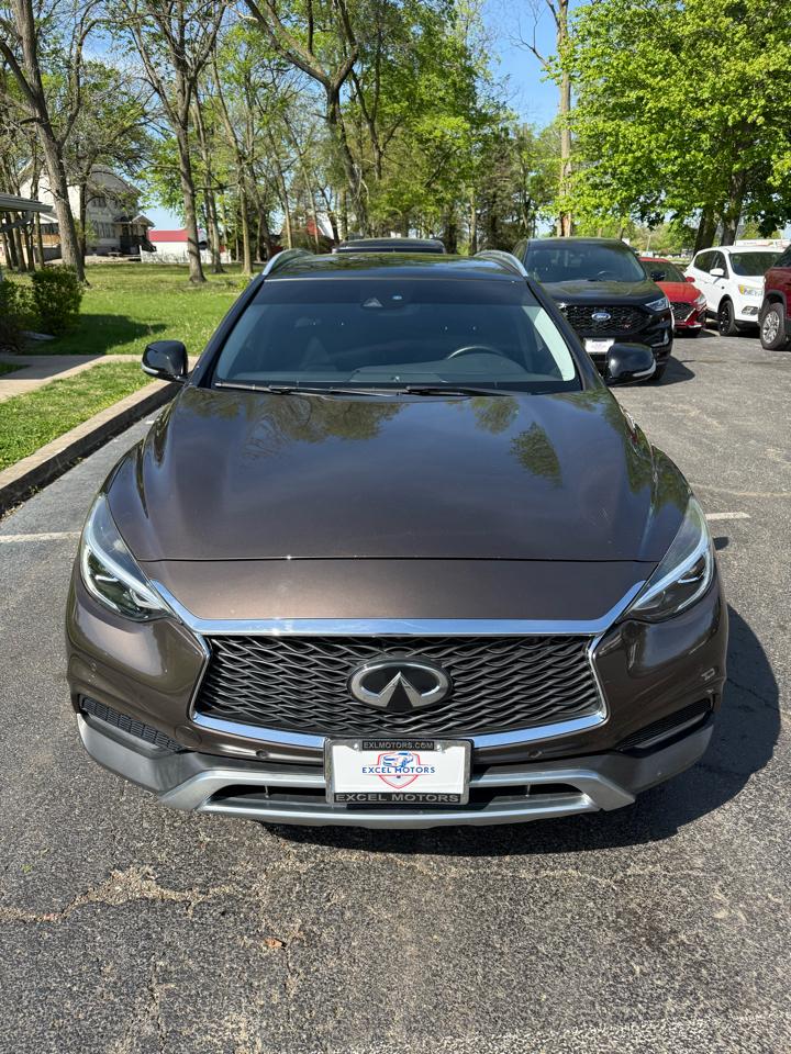 Infiniti QX30 Luxury AWD 2017