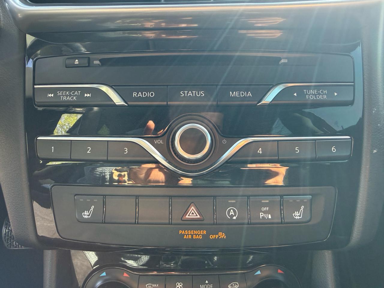 Infiniti QX30 Luxury AWD 2017