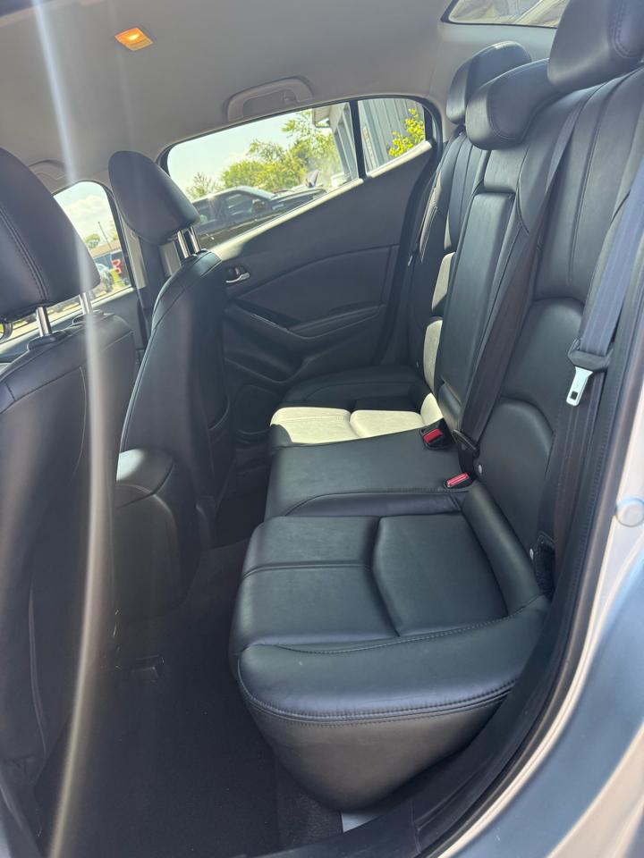 Mazda MAZDA3 4dr Sdn Auto s Touring 2018