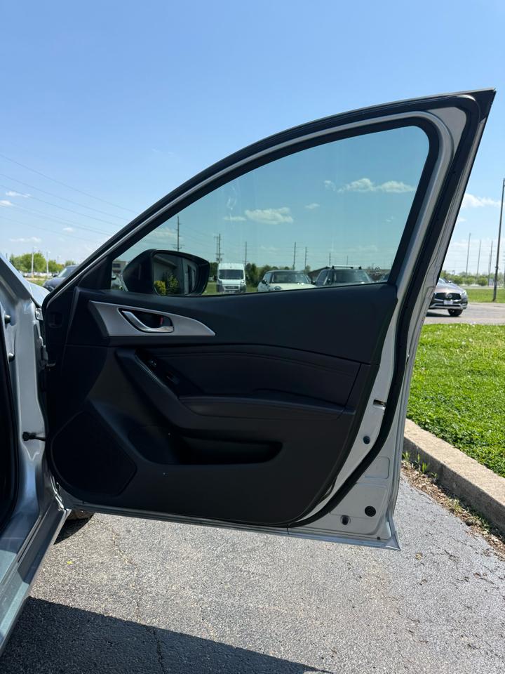 Mazda MAZDA3 4dr Sdn Auto s Touring 2018