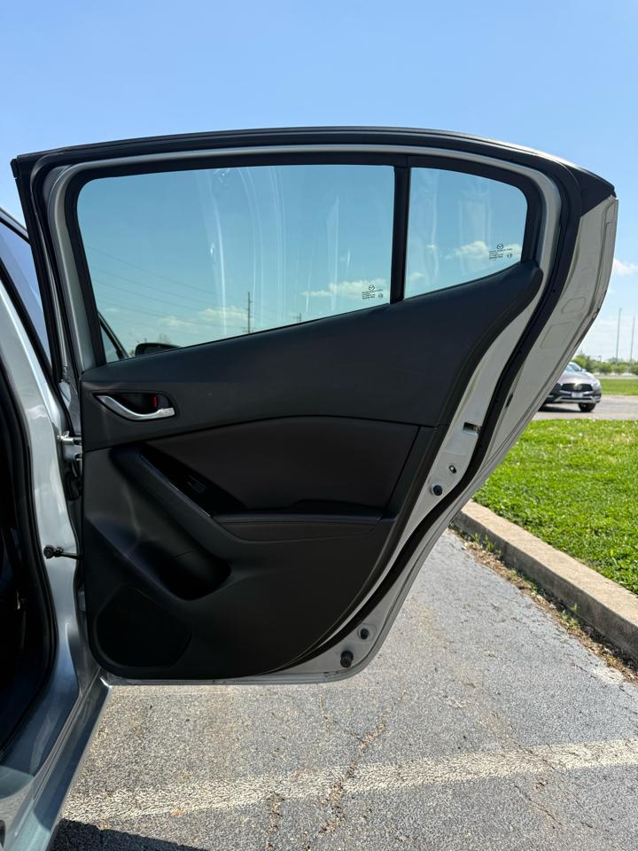 Mazda MAZDA3 4dr Sdn Auto s Touring 2018